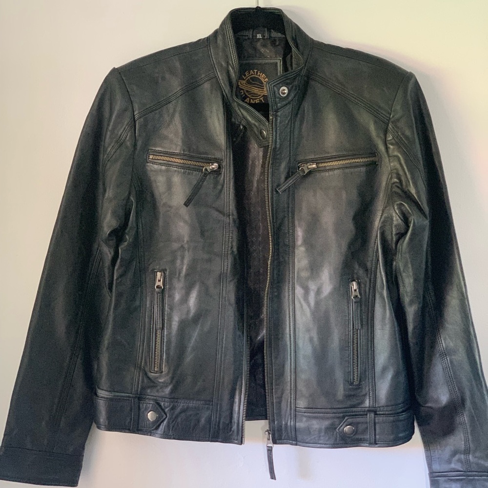 Brand new, never worn, Leather Planet XL leather jacket.